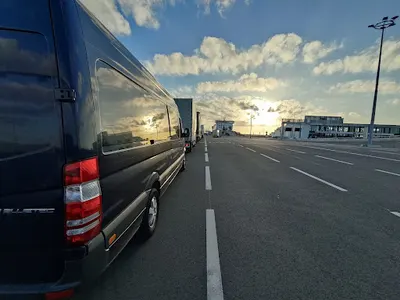 ELKBUS.eu - Transport Paczki Przeprowadzki Anglia Polska / Paczki Londyn / Materiały budowlane / Okna / Bus Londyn /